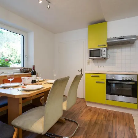 Spacious Near Area In Apartamento